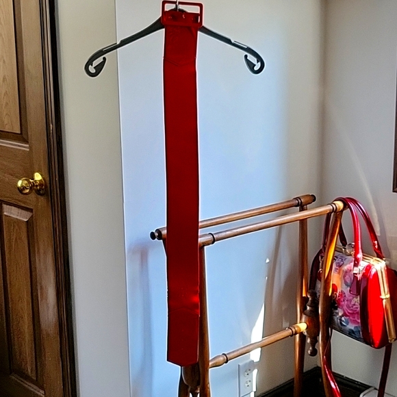 Red belt + 2 beige/camel 3 for price of one - Picture 5 of 10